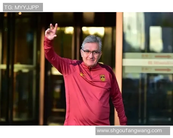 伊万科维奇：从篮球传奇到教练生涯的辉煌历程与影响力分析