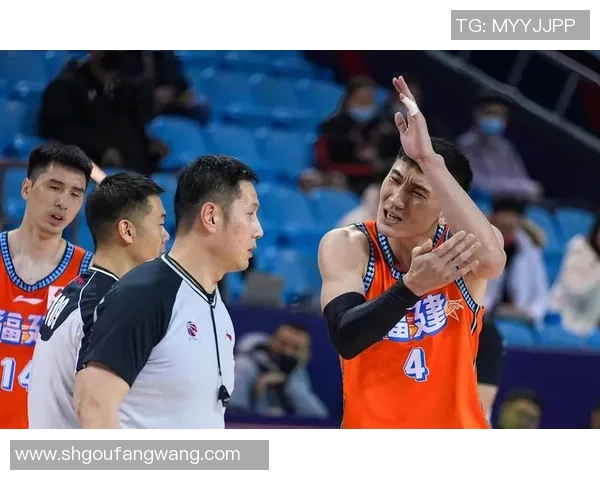 任骏飞领衔球队奋战新赛季展现全能实力助力篮球梦想再攀高峰