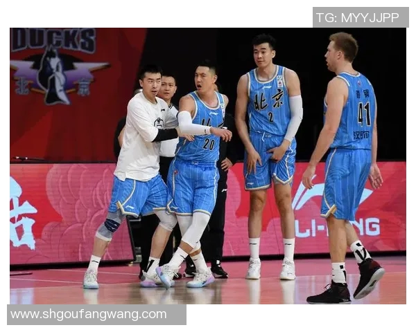 首钢与新疆激战正酣视频直播精彩瞬间回顾与分析