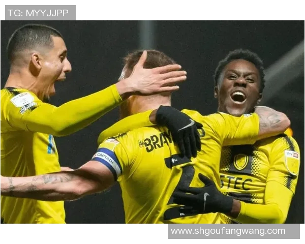 伯顿与考文垂的激烈对决揭示英甲联赛的竞争魅力与未来潜力 伯顿与考文垂的激烈对决揭示英甲联赛的竞争魅力与未来潜力