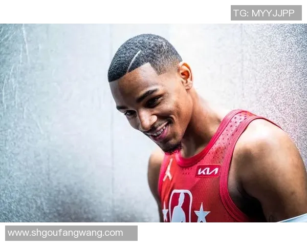 德章泰穆雷的崛起之路:从新秀到全明星的蜕变与挑战 德章泰穆雷的崛起之路:从新秀到全明星的蜕变与挑战