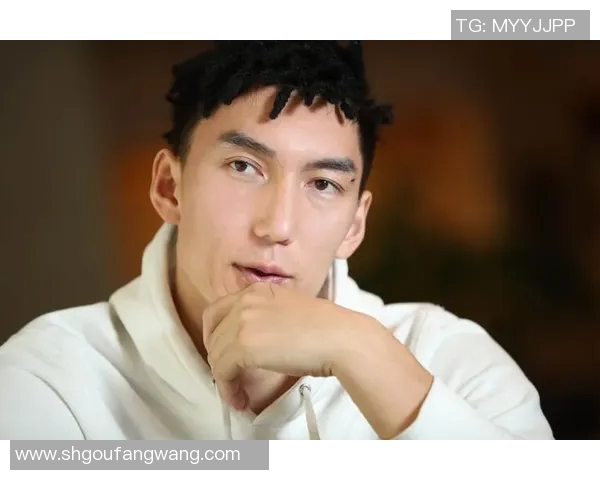 可兰白克的传奇人生与音乐之路：从草原到世界舞台的华丽转身